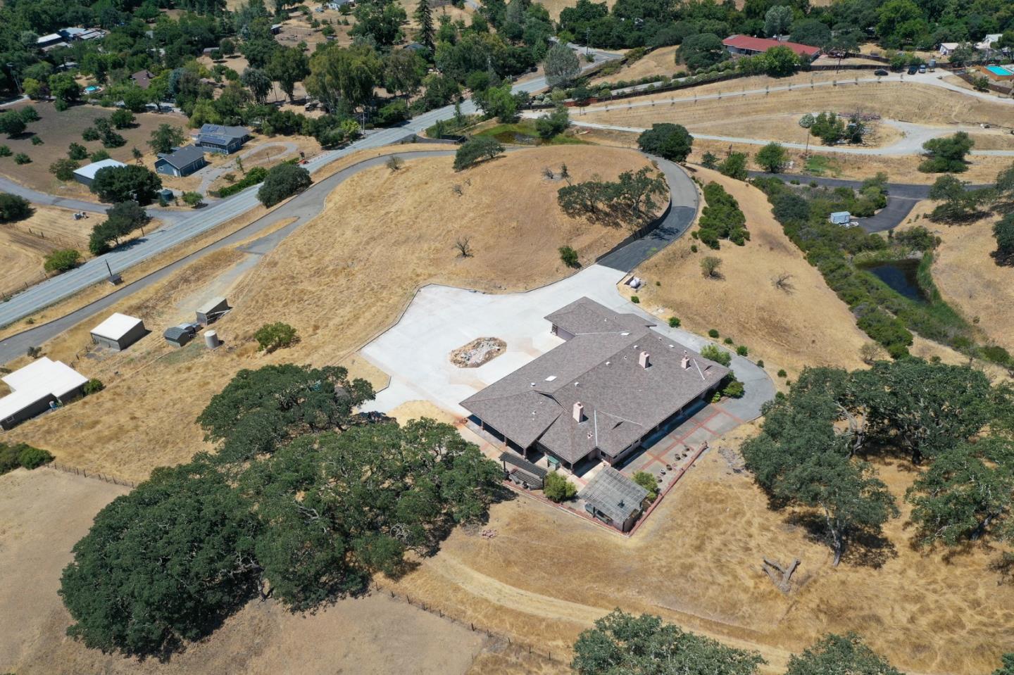 Detail Gallery Image 9 of 43 For 21050 Uvas Road, Morgan Hill,  CA 95037 - 4 Beds | 4/1 Baths