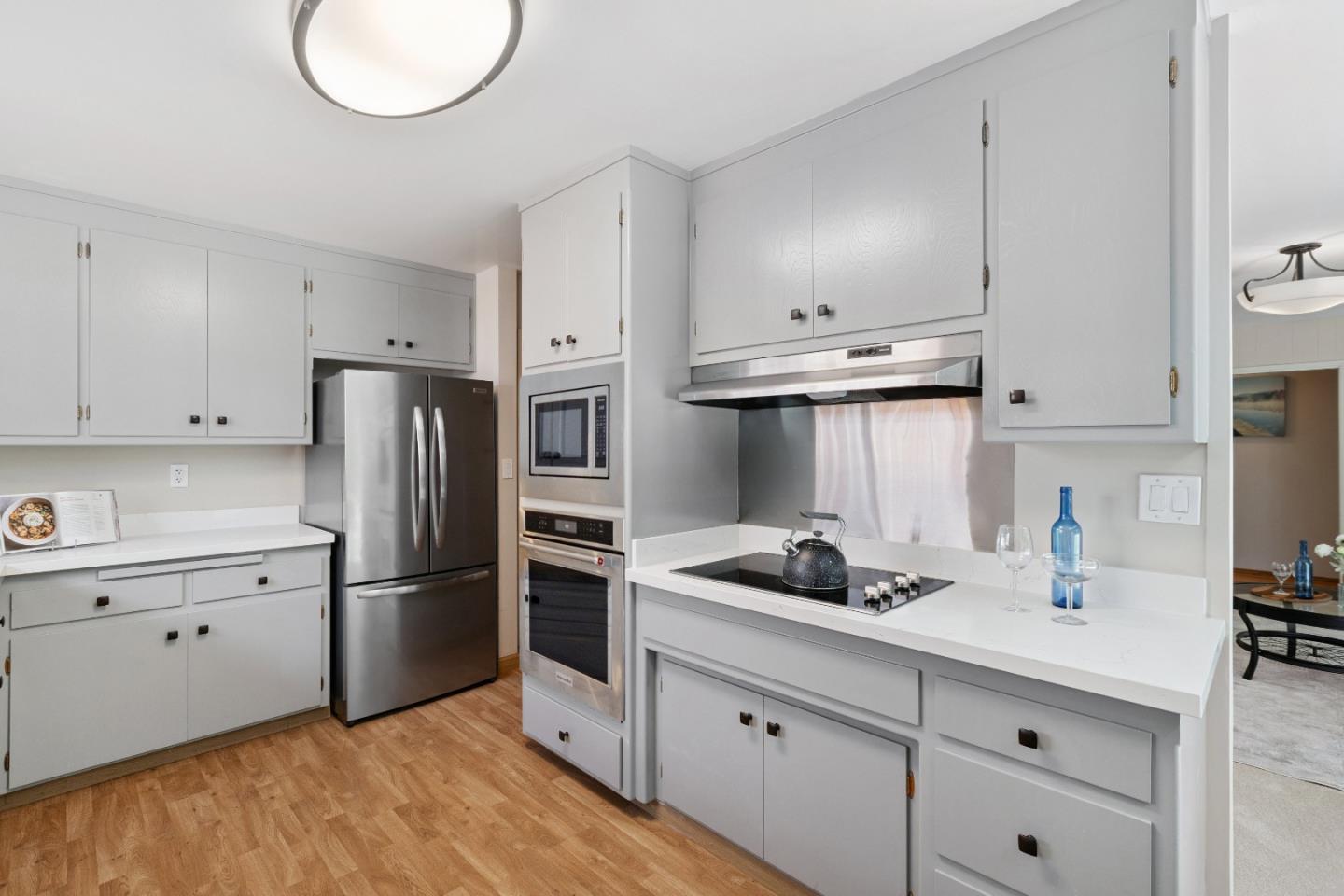 Detail Gallery Image 14 of 37 For 1441 Woodberry Ave, San Mateo,  CA 94403 - 3 Beds | 2/1 Baths
