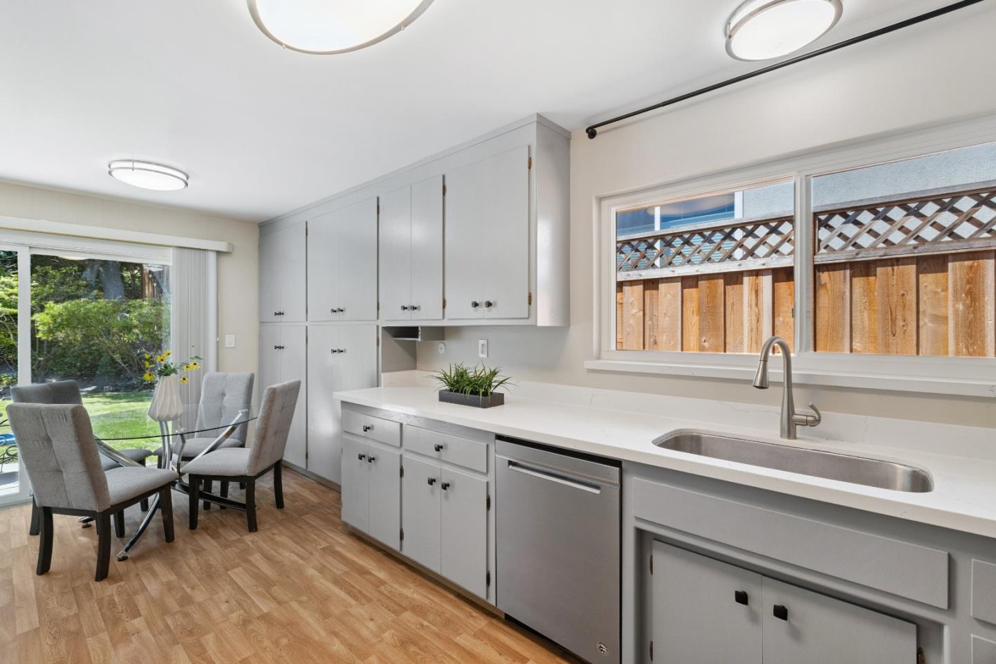 Detail Gallery Image 16 of 37 For 1441 Woodberry Ave, San Mateo,  CA 94403 - 3 Beds | 2/1 Baths