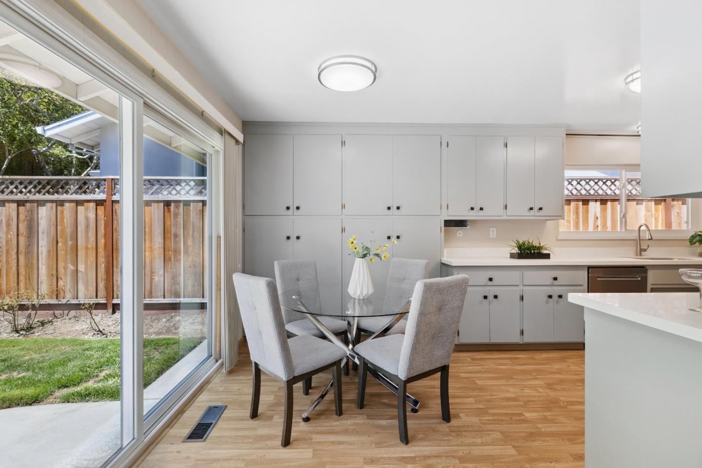 Detail Gallery Image 17 of 37 For 1441 Woodberry Ave, San Mateo,  CA 94403 - 3 Beds | 2/1 Baths