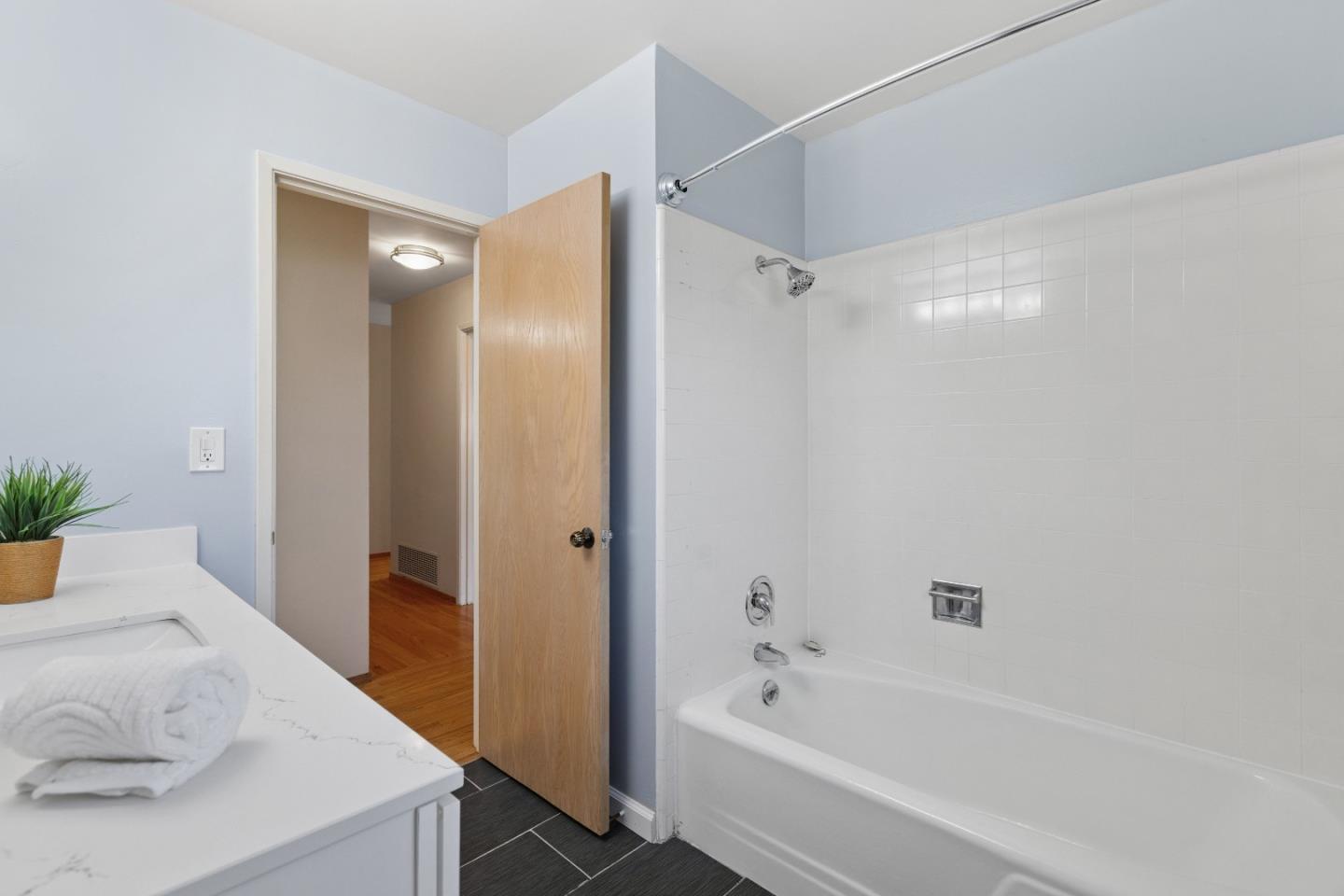 Detail Gallery Image 29 of 37 For 1441 Woodberry Ave, San Mateo,  CA 94403 - 3 Beds | 2/1 Baths