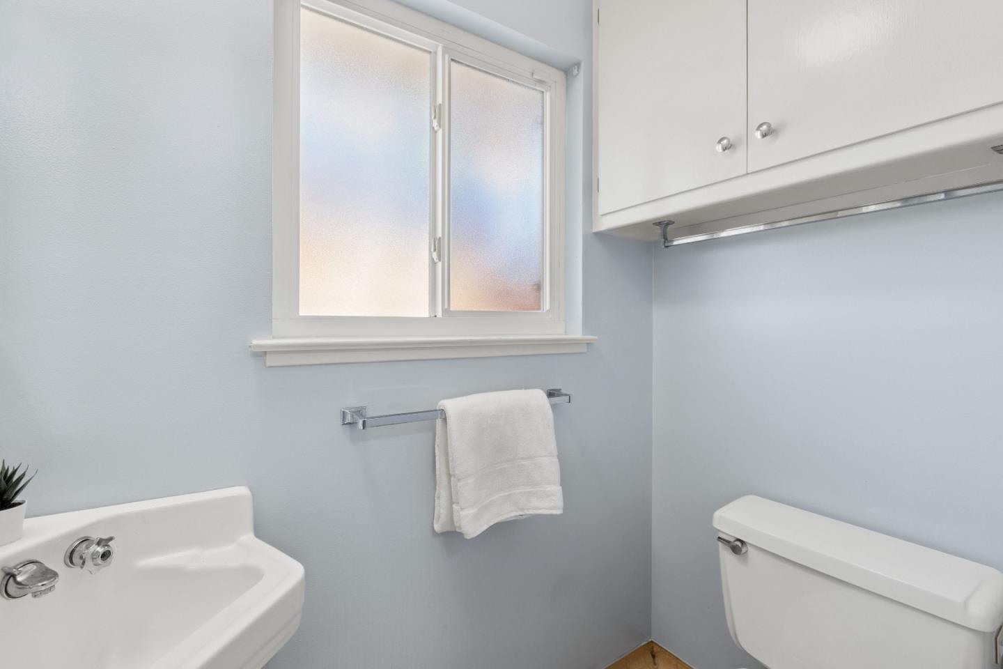 Detail Gallery Image 33 of 37 For 1441 Woodberry Ave, San Mateo,  CA 94403 - 3 Beds | 2/1 Baths