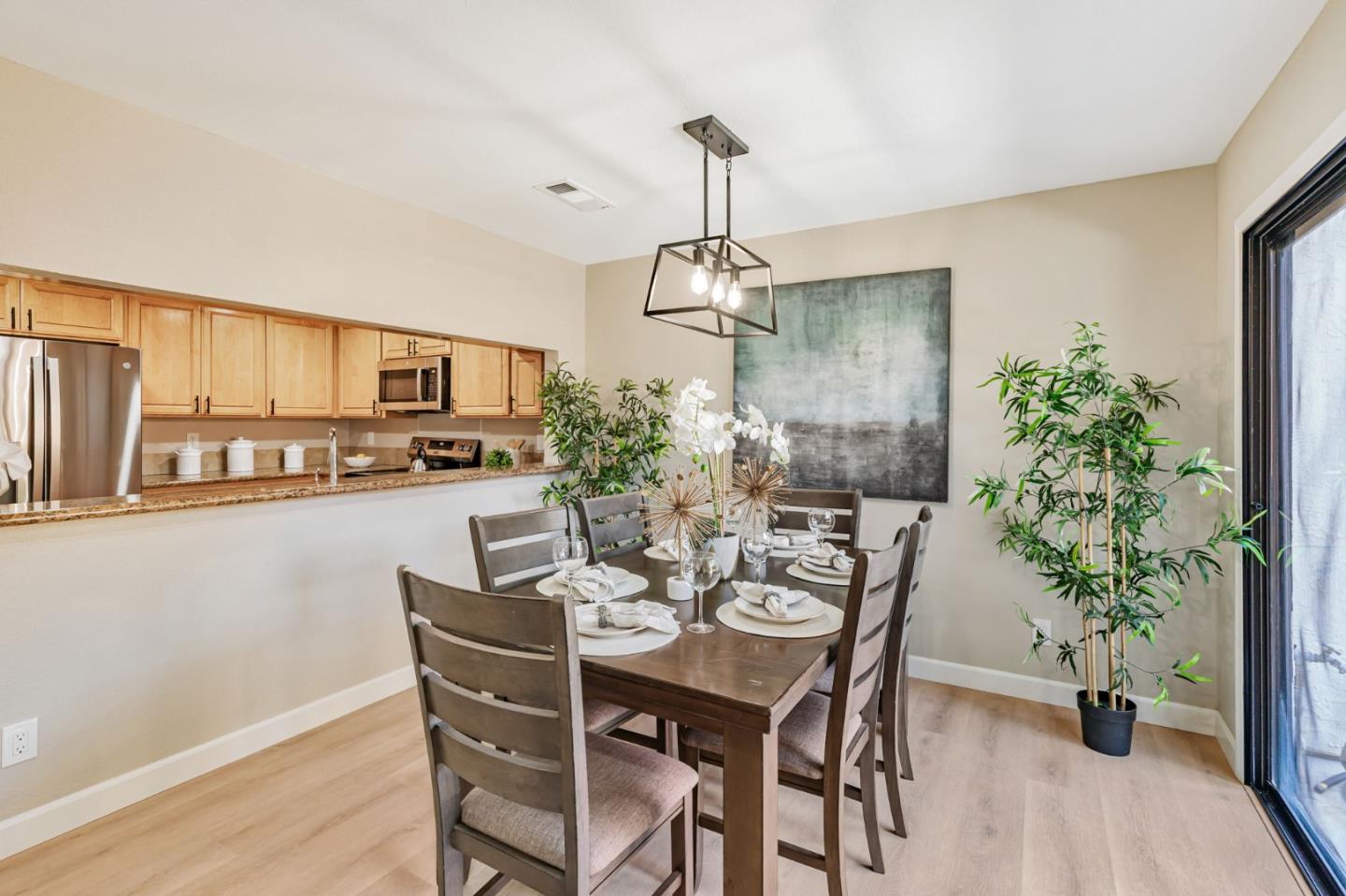 Detail Gallery Image 11 of 41 For 751 Williamsburg Way, Gilroy,  CA 95020 - 2 Beds | 2/1 Baths