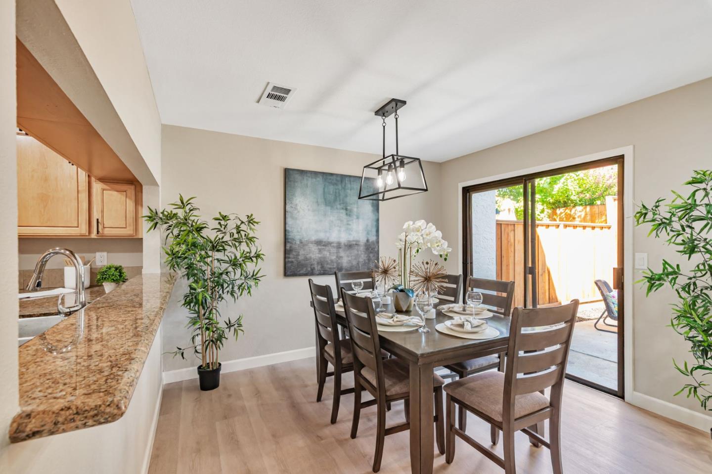 Detail Gallery Image 12 of 41 For 751 Williamsburg Way, Gilroy,  CA 95020 - 2 Beds | 2/1 Baths