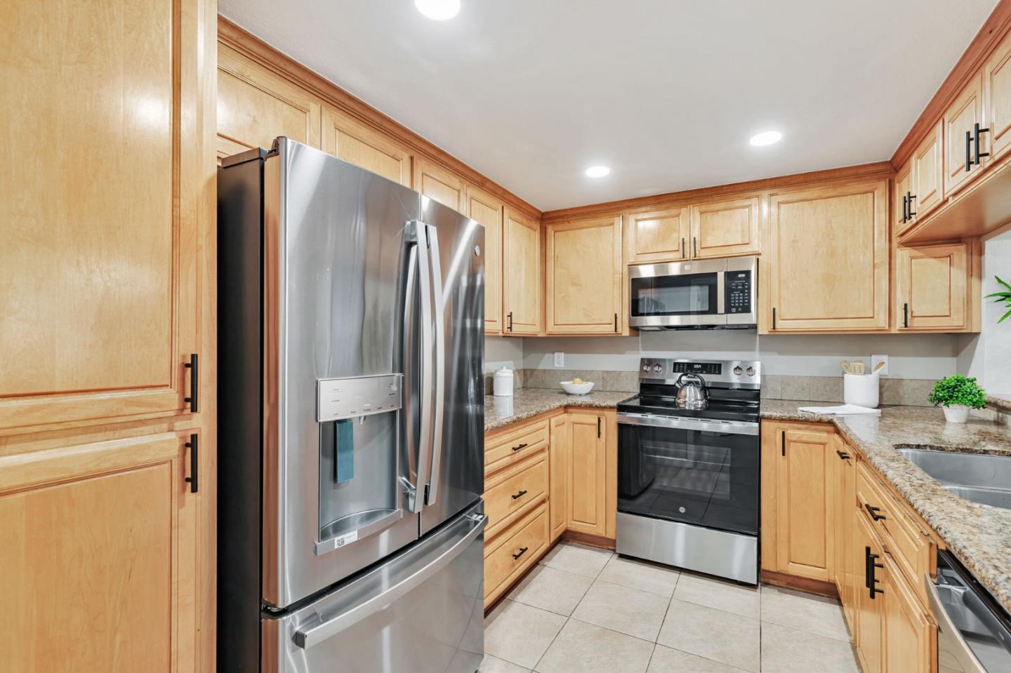 Detail Gallery Image 7 of 41 For 751 Williamsburg Way, Gilroy,  CA 95020 - 2 Beds | 2/1 Baths