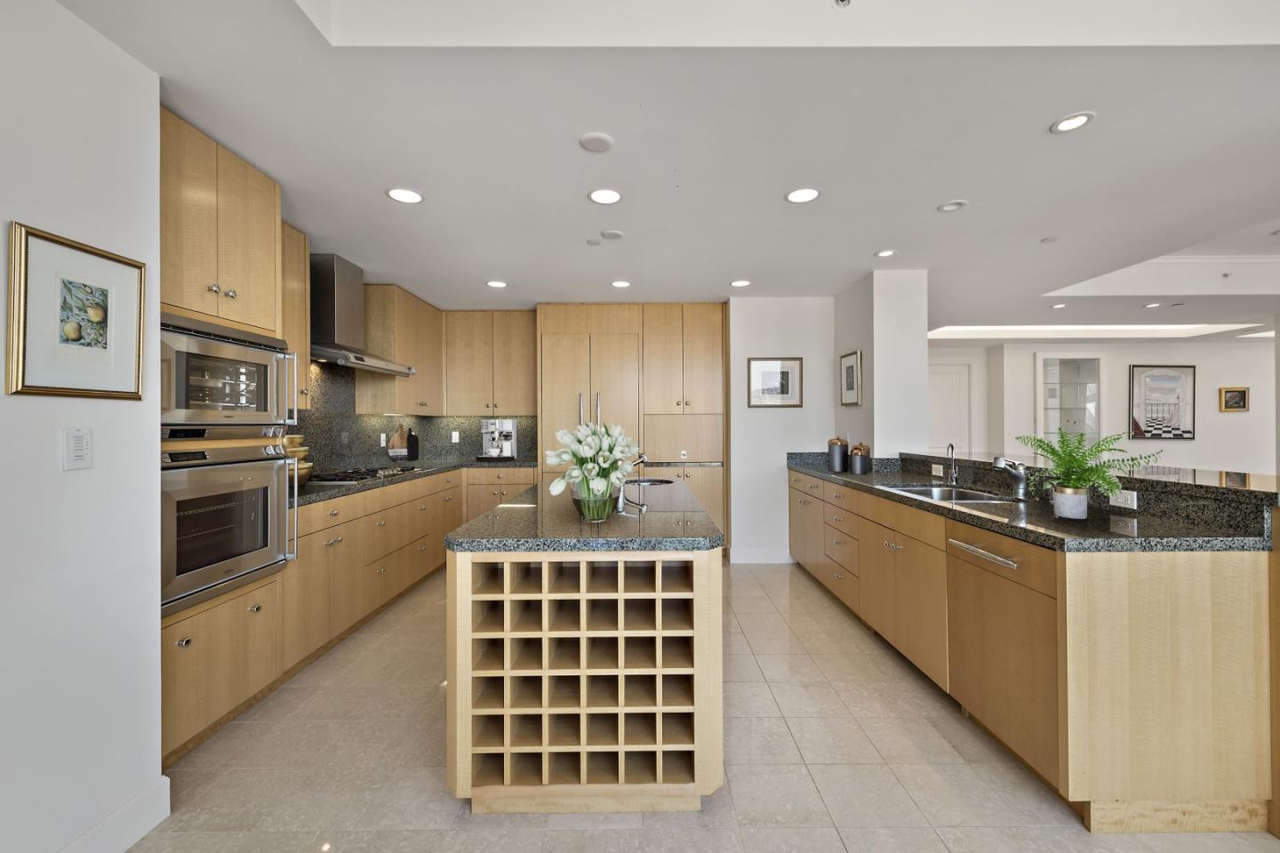 Detail Gallery Image 6 of 11 For 765 Market St. Ph3a,  San Francisco,  CA 94103 - 3 Beds | 4 Baths