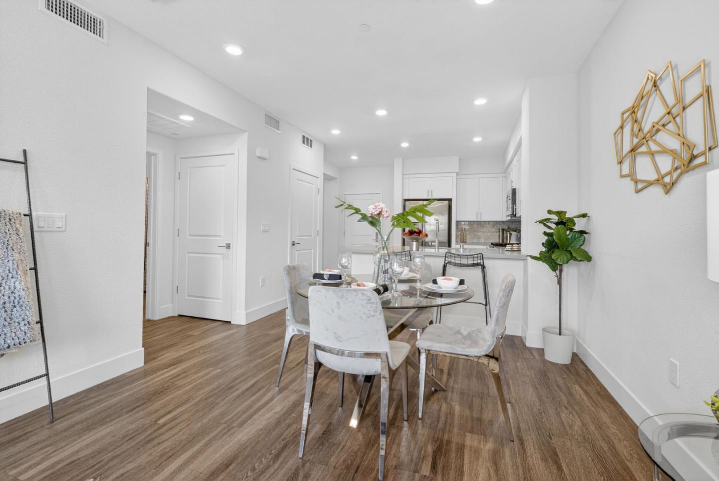 Detail Gallery Image 15 of 79 For 5933 Sunstone Dr #203,  San Jose,  CA 95123 - 2 Beds | 1 Baths