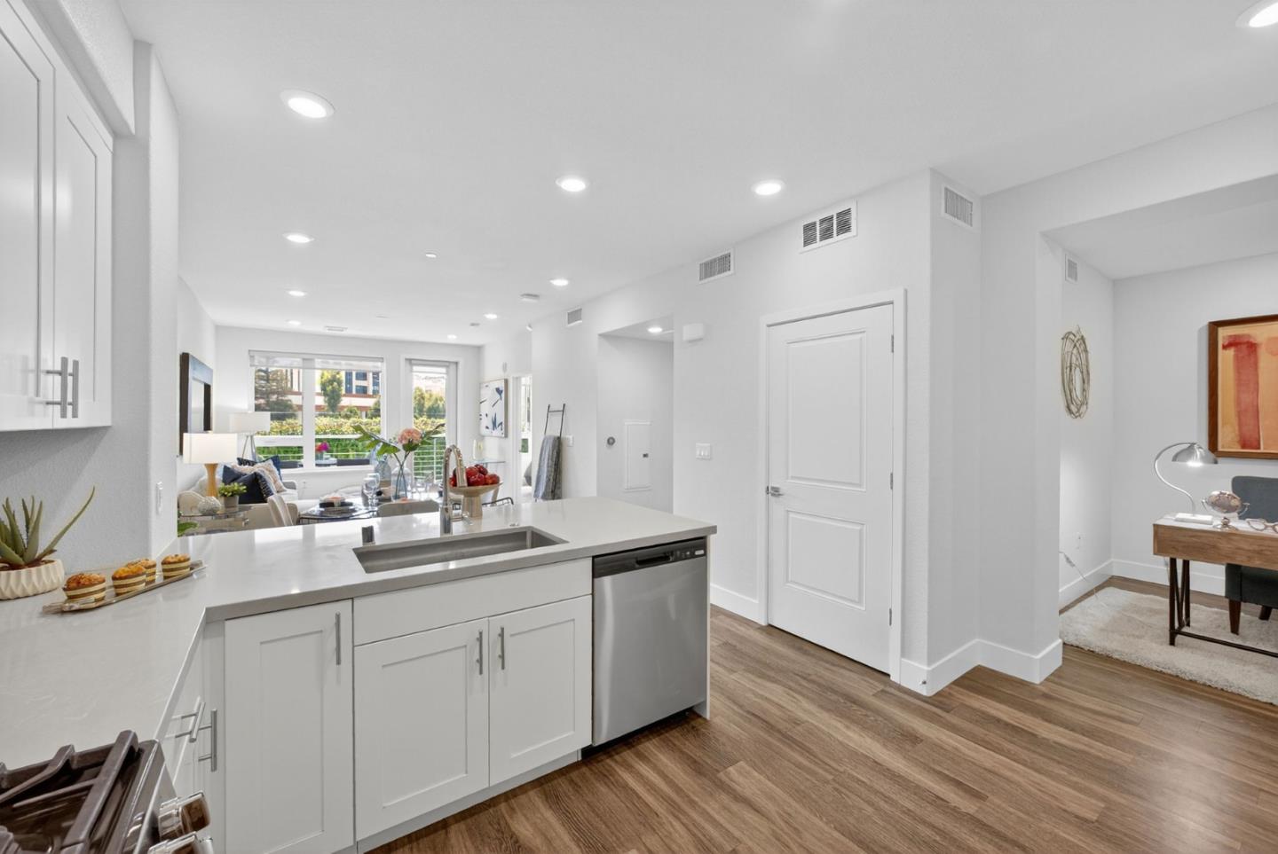 Detail Gallery Image 6 of 79 For 5933 Sunstone Dr #203,  San Jose,  CA 95123 - 2 Beds | 1 Baths