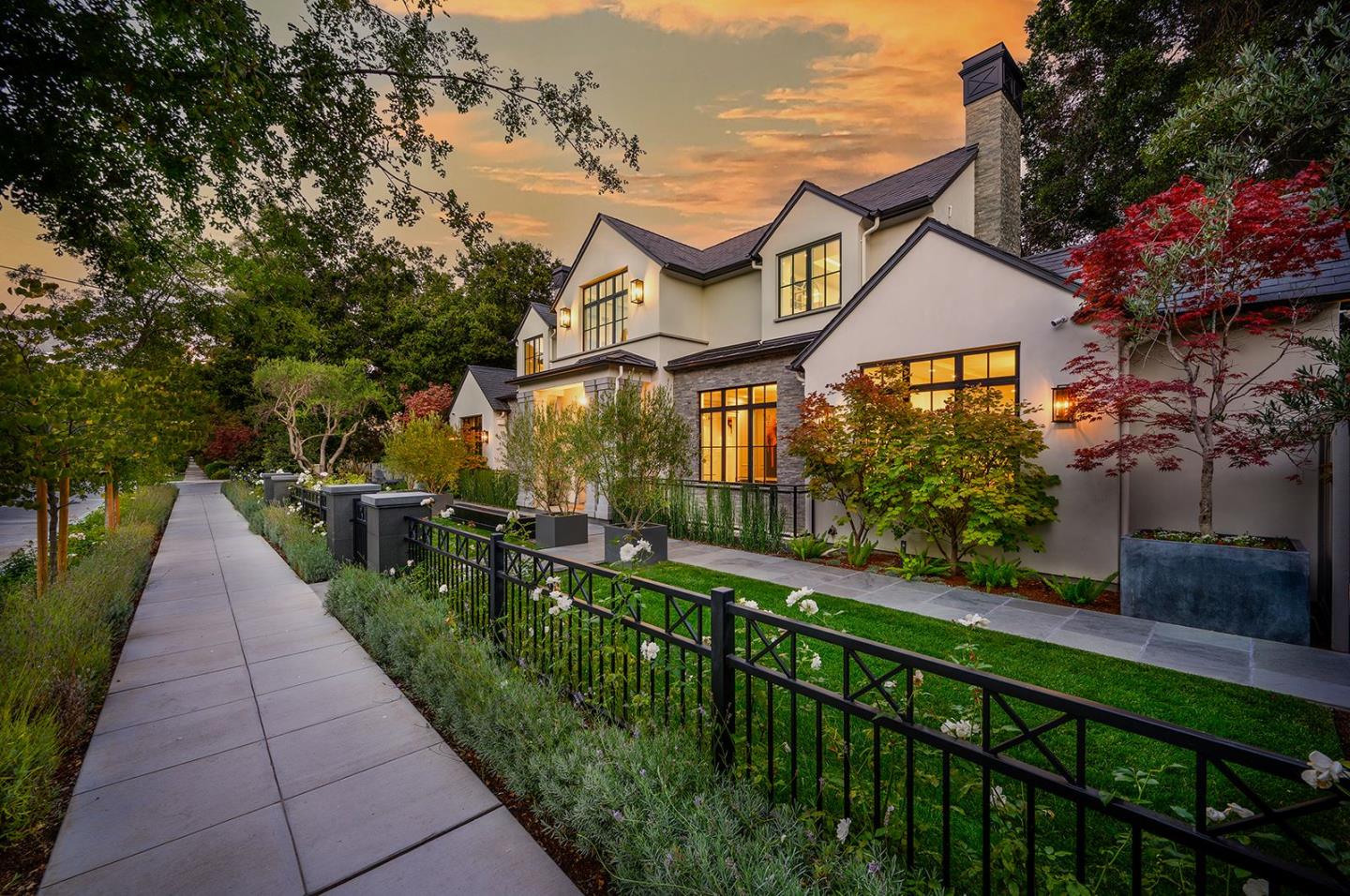 Detail Gallery Image 3 of 25 For 1700 Waverley St, Palo Alto,  CA 94301 - 5 Beds | 6/1 Baths