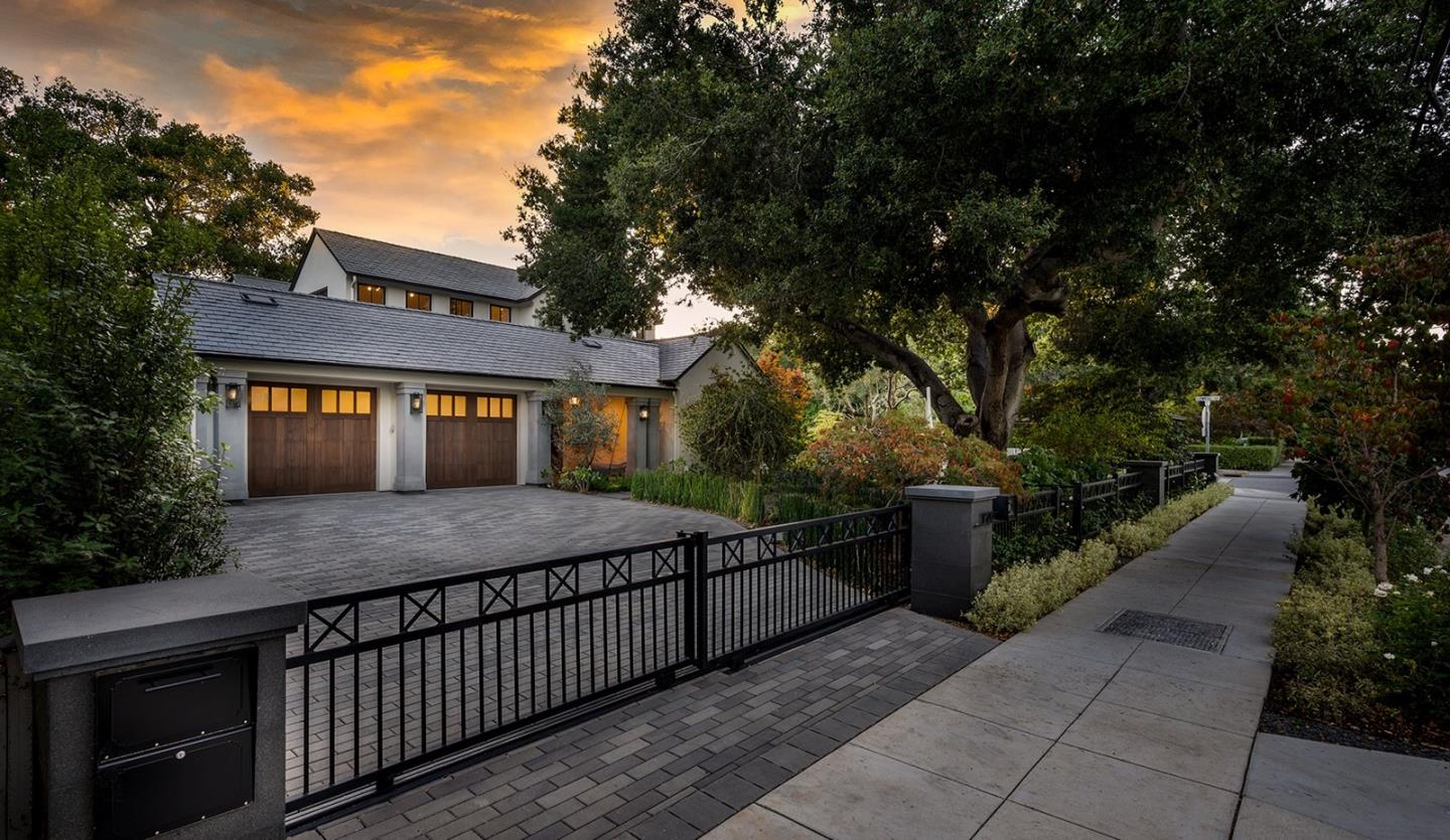 Detail Gallery Image 4 of 25 For 1700 Waverley St, Palo Alto,  CA 94301 - 5 Beds | 6/1 Baths