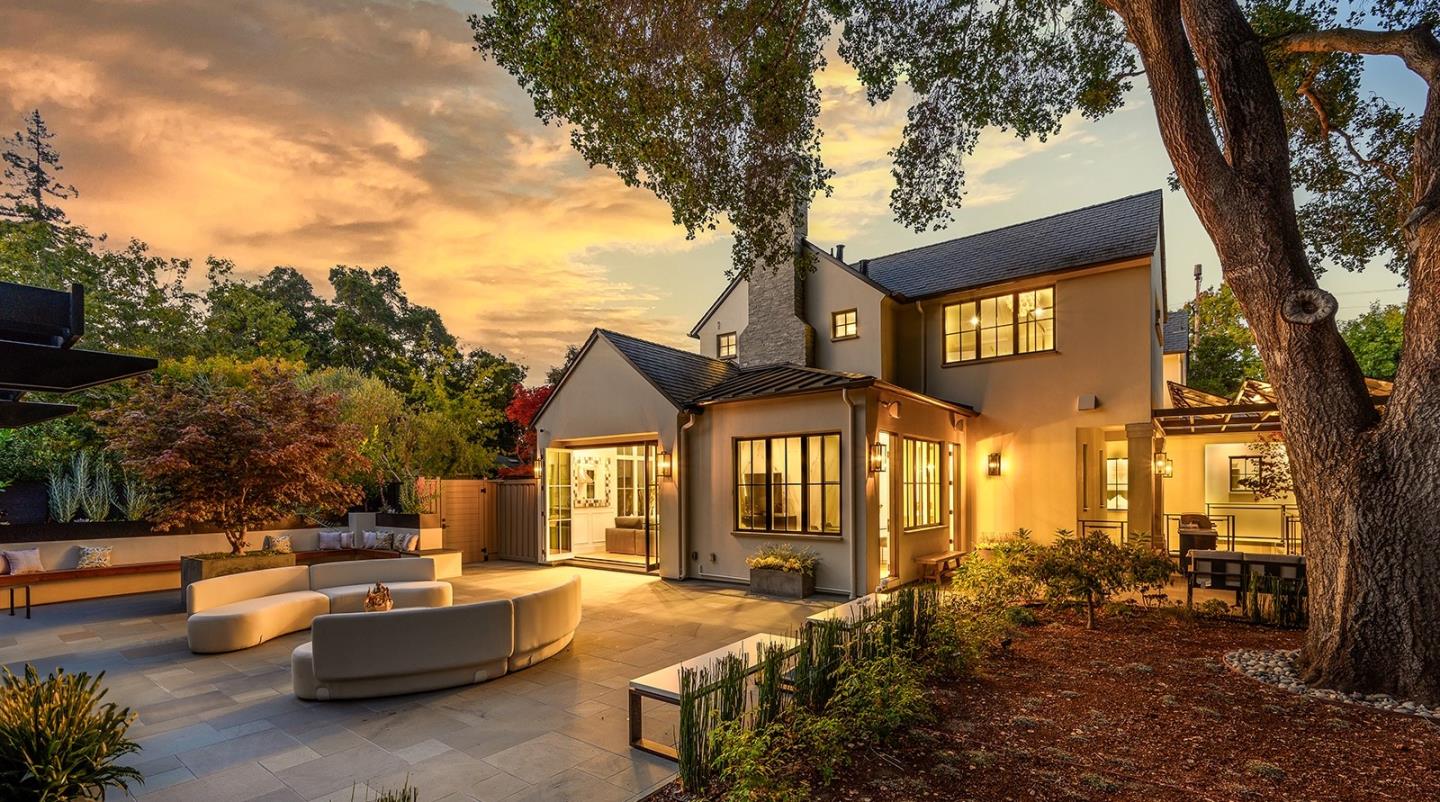 Detail Gallery Image 6 of 25 For 1700 Waverley St, Palo Alto,  CA 94301 - 5 Beds | 6/1 Baths