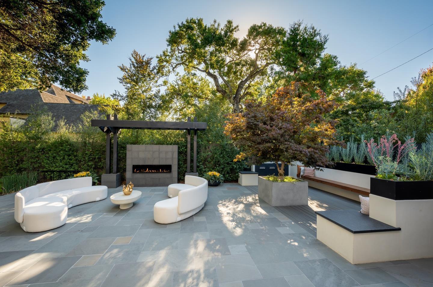 Detail Gallery Image 7 of 25 For 1700 Waverley St, Palo Alto,  CA 94301 - 5 Beds | 6/1 Baths