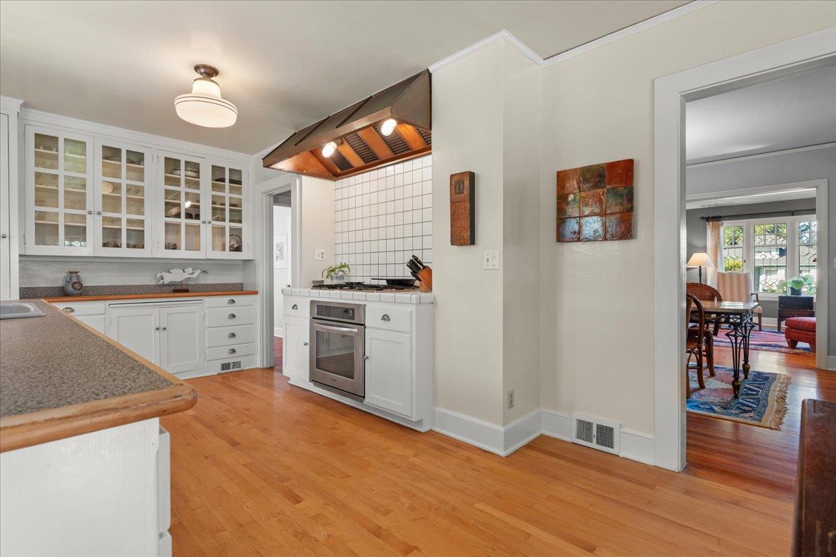 Detail Gallery Image 12 of 42 For 503 Van Ness Ave, Santa Cruz,  CA 95060 - 4 Beds | 2 Baths