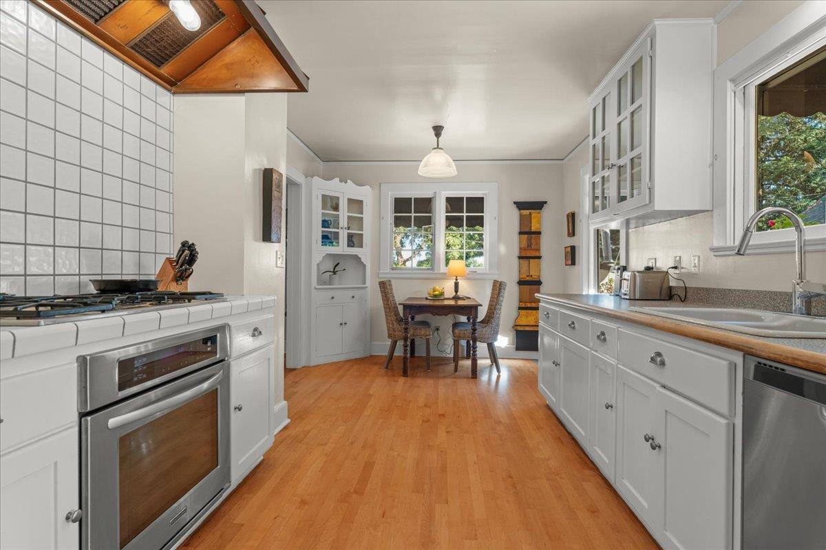 Detail Gallery Image 13 of 42 For 503 Van Ness Ave, Santa Cruz,  CA 95060 - 4 Beds | 2 Baths