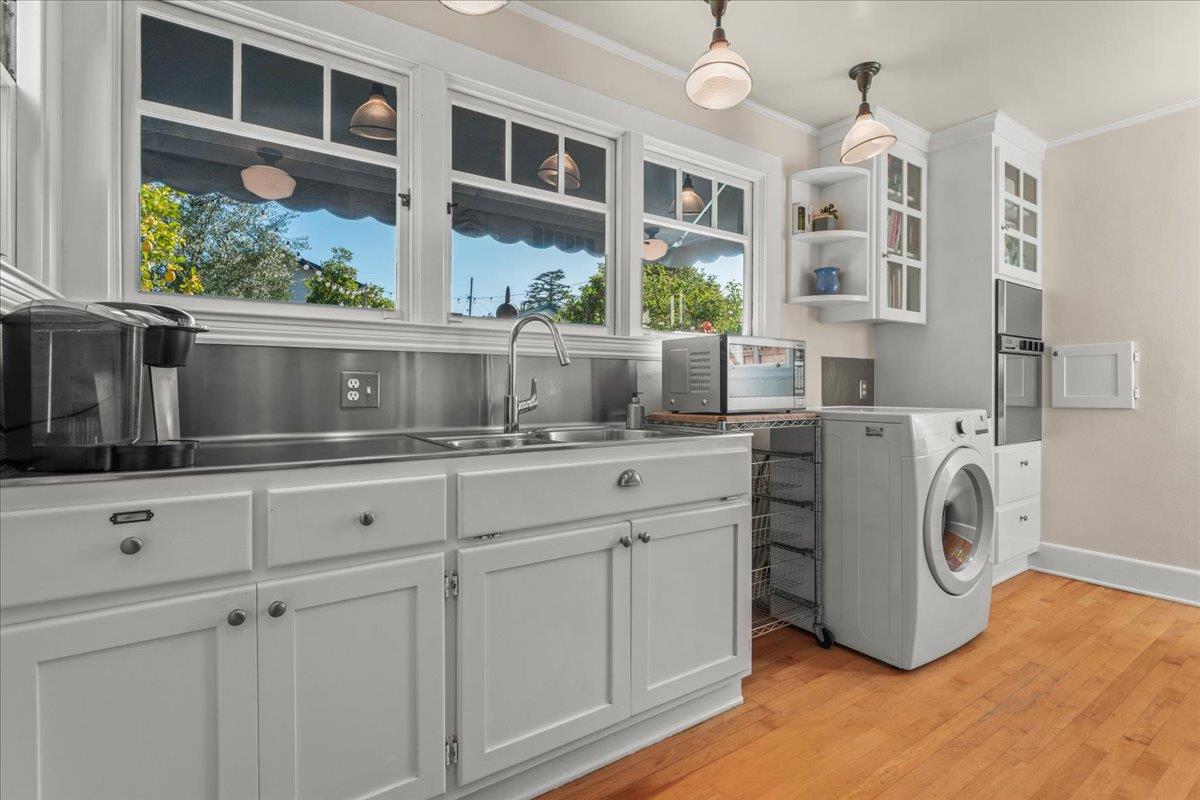 Detail Gallery Image 15 of 42 For 503 Van Ness Ave, Santa Cruz,  CA 95060 - 4 Beds | 2 Baths