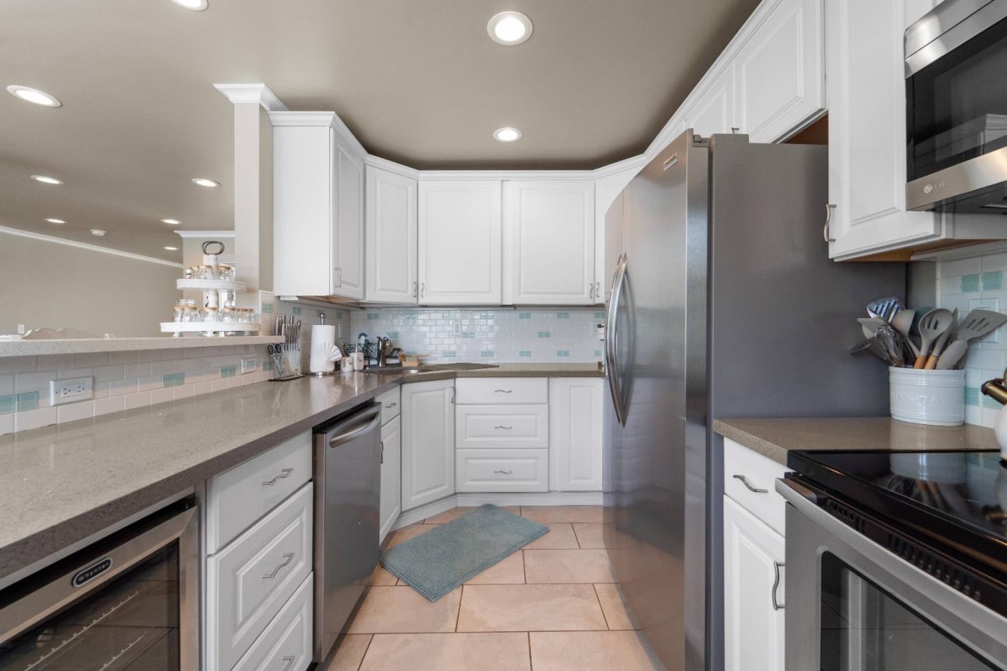 Detail Gallery Image 10 of 91 For 107 Park Pl, Capitola,  CA 95010 - – Beds | – Baths