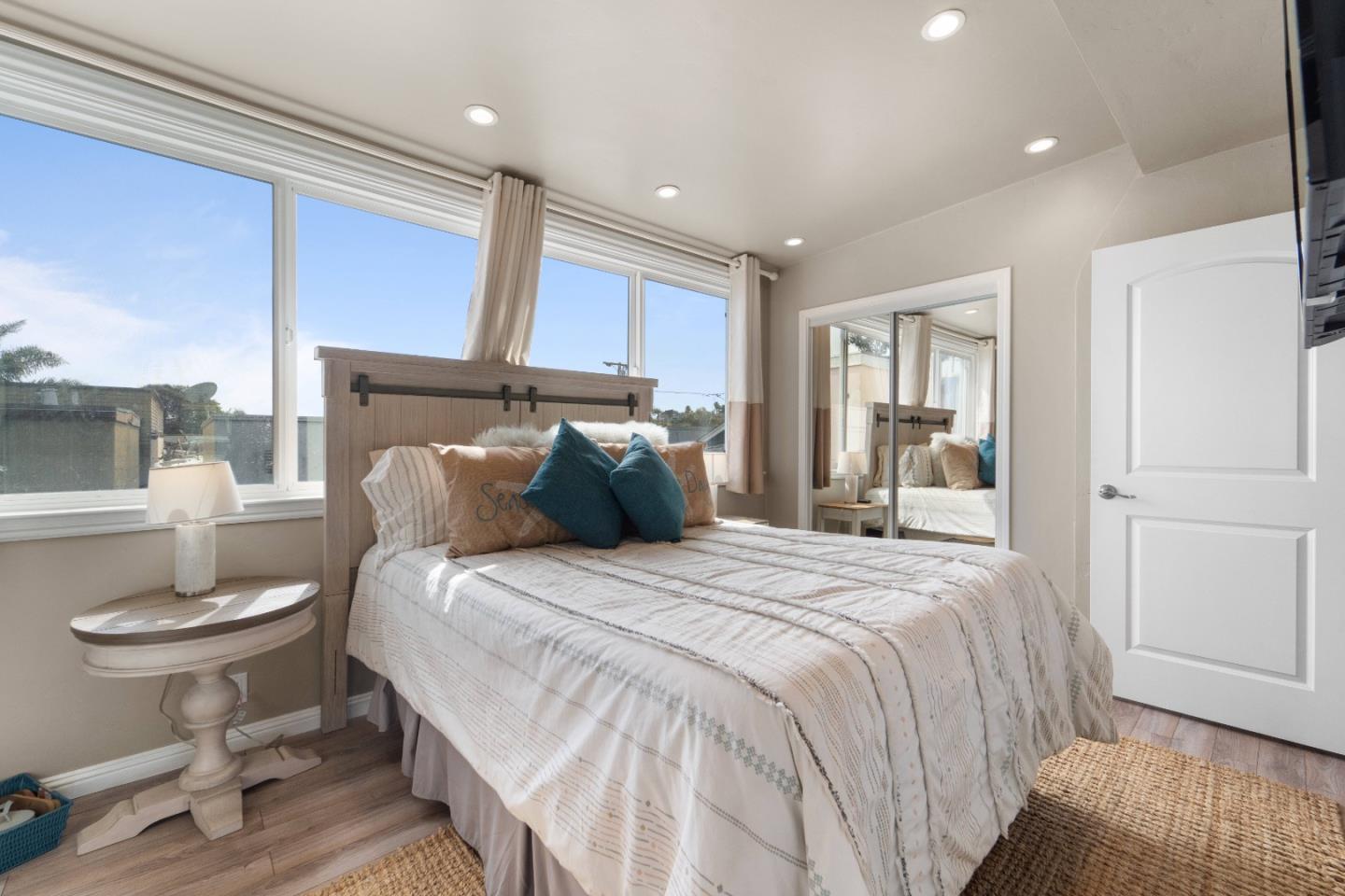 Detail Gallery Image 11 of 91 For 107 Park Pl, Capitola,  CA 95010 - – Beds | – Baths