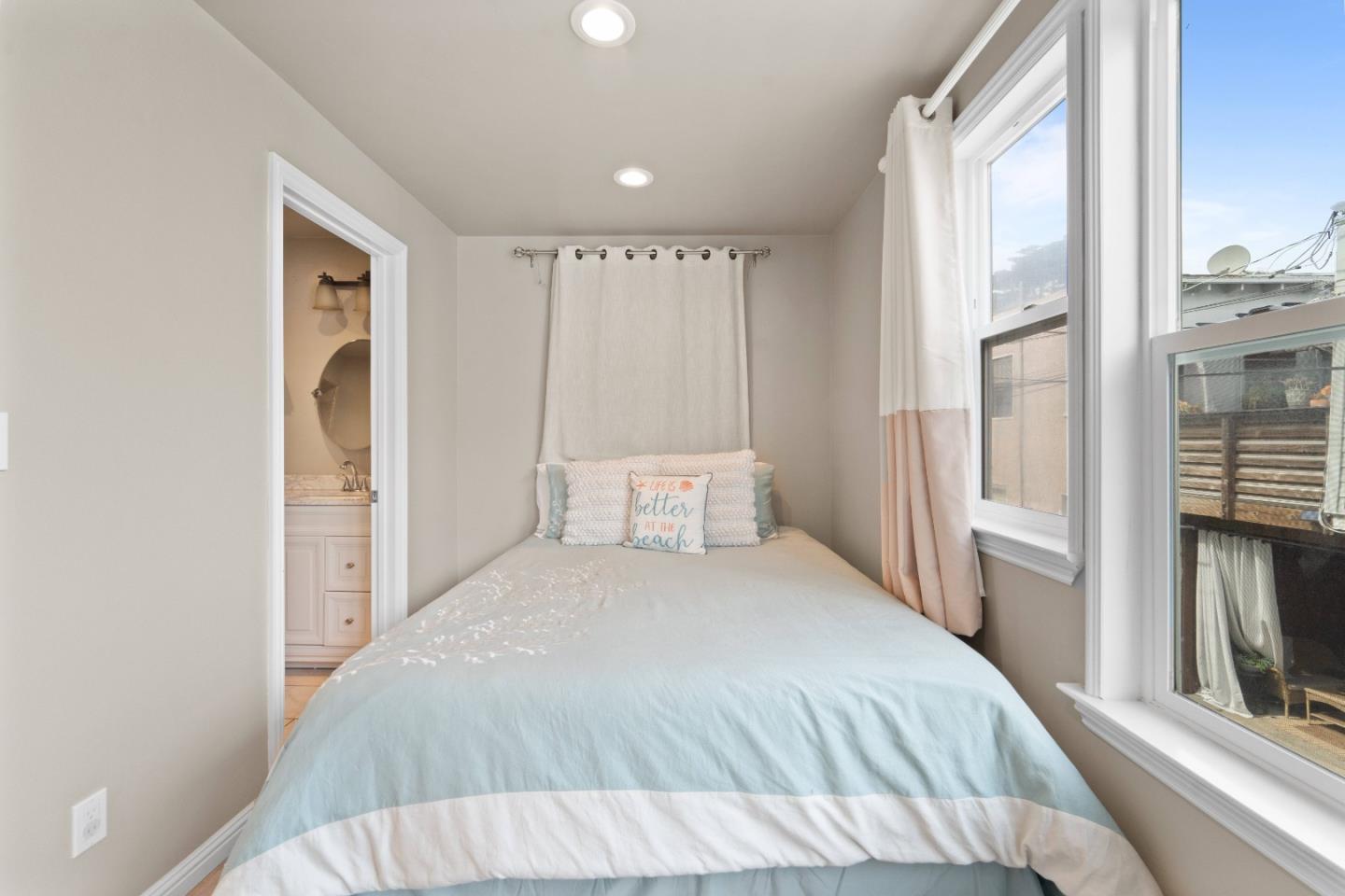 Detail Gallery Image 26 of 91 For 107 Park Pl, Capitola,  CA 95010 - – Beds | – Baths