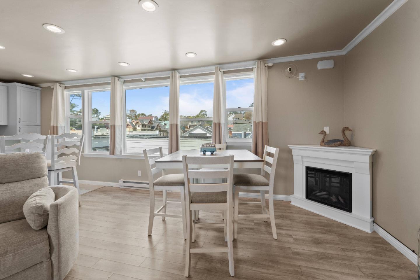Detail Gallery Image 35 of 91 For 107 Park Pl, Capitola,  CA 95010 - – Beds | – Baths
