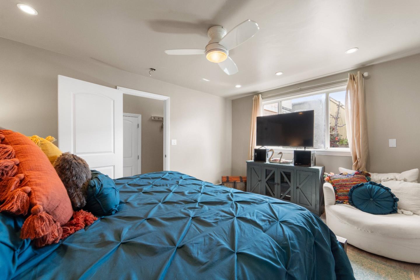 Detail Gallery Image 8 of 91 For 107 Park Pl, Capitola,  CA 95010 - – Beds | – Baths