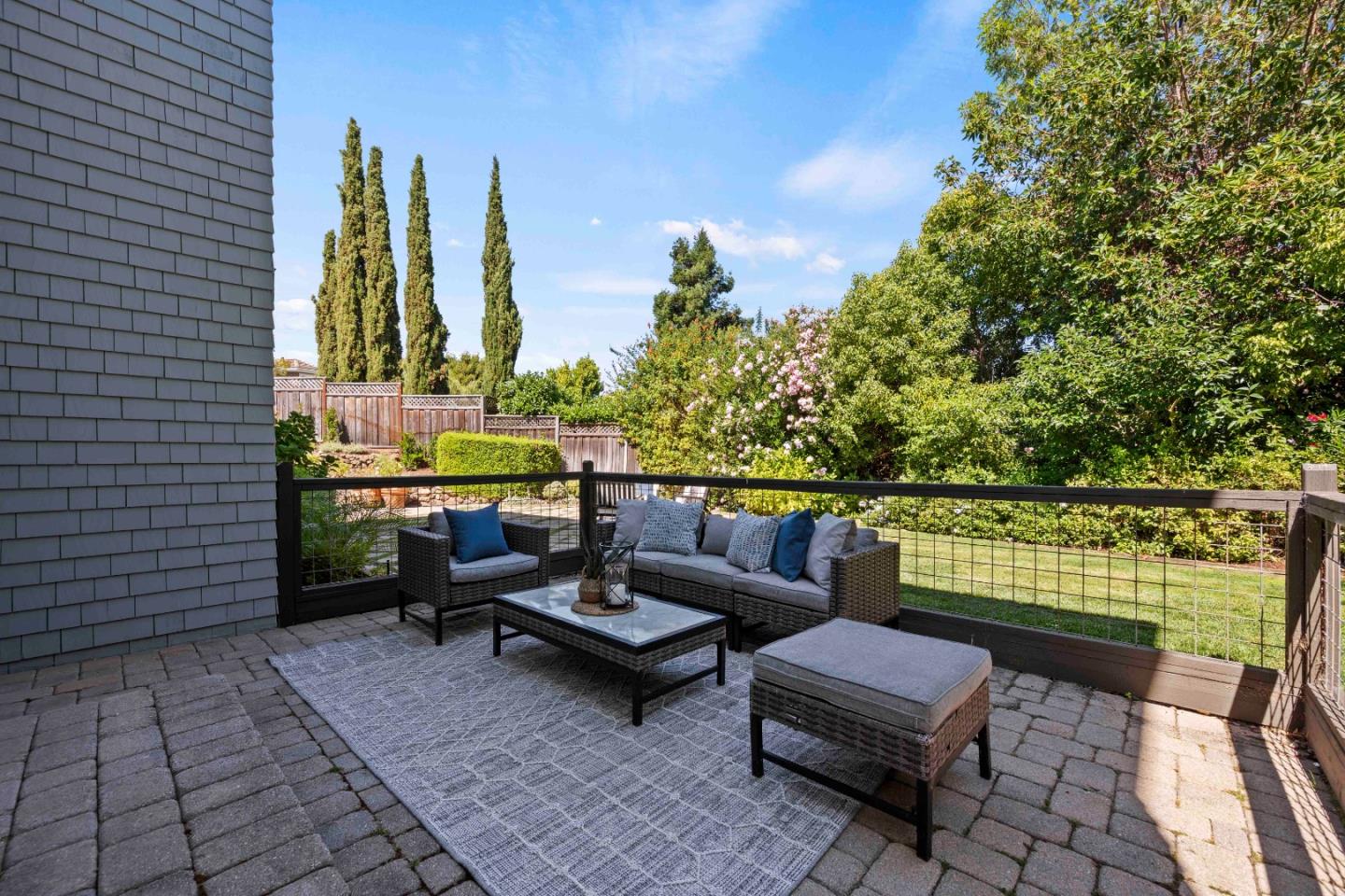 Detail Gallery Image 23 of 62 For 629 Lombardy Way, Redwood City,  CA 94062 - 5 Beds | 4/1 Baths