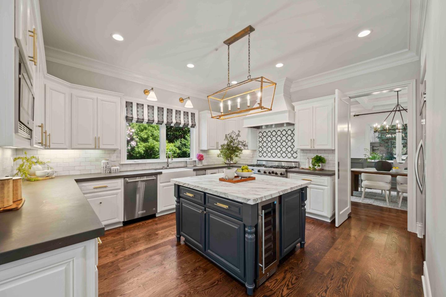 Detail Gallery Image 24 of 62 For 629 Lombardy Way, Redwood City,  CA 94062 - 5 Beds | 4/1 Baths