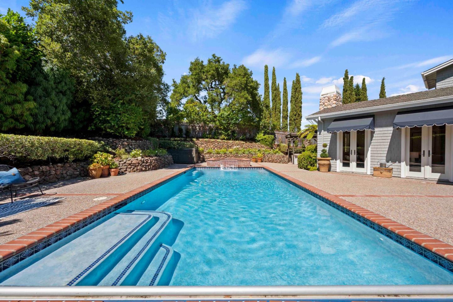 Detail Gallery Image 3 of 62 For 629 Lombardy Way, Redwood City,  CA 94062 - 5 Beds | 4/1 Baths