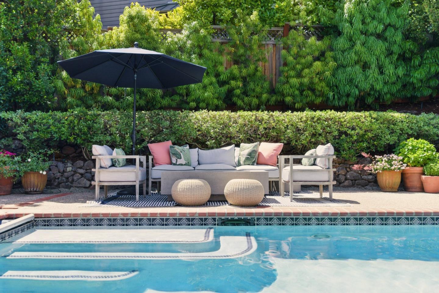 Detail Gallery Image 5 of 62 For 629 Lombardy Way, Redwood City,  CA 94062 - 5 Beds | 4/1 Baths