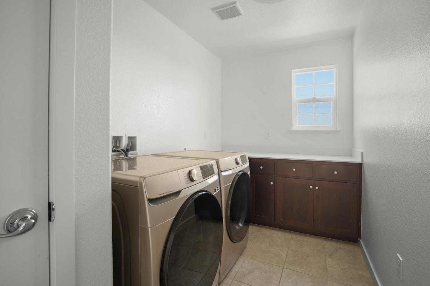 Detail Gallery Image 17 of 23 For 140 Willowrun Way, Oakley,  CA 94561 - 4 Beds | 3 Baths