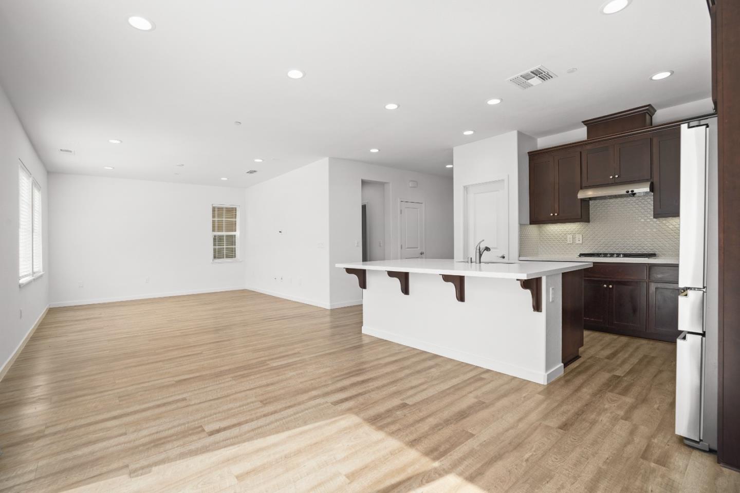 Detail Gallery Image 3 of 23 For 140 Willowrun Way, Oakley,  CA 94561 - 4 Beds | 3 Baths
