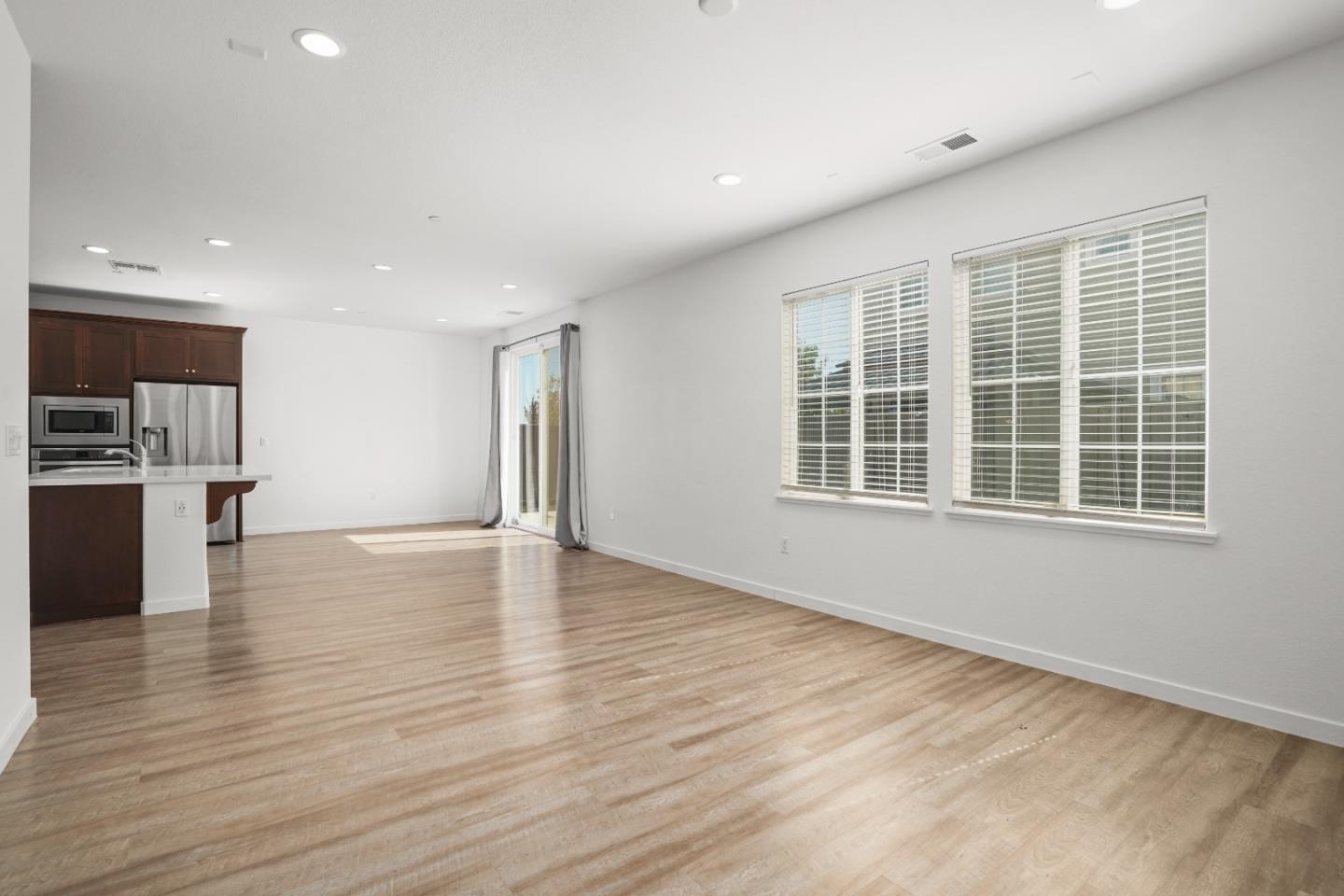 Detail Gallery Image 4 of 23 For 140 Willowrun Way, Oakley,  CA 94561 - 4 Beds | 3 Baths
