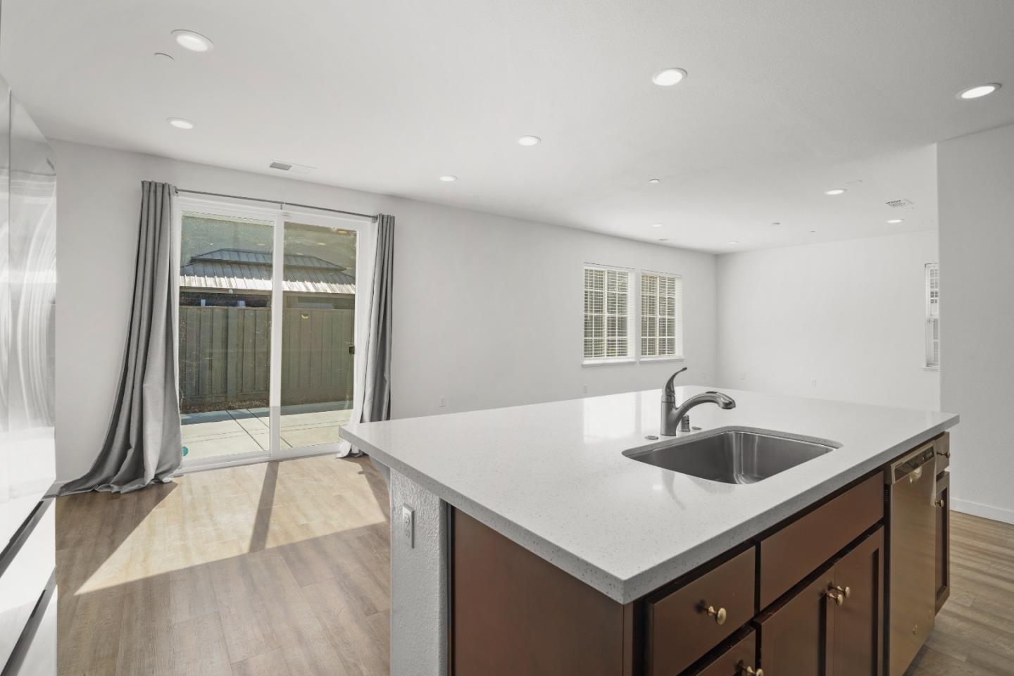 Detail Gallery Image 8 of 23 For 140 Willowrun Way, Oakley,  CA 94561 - 4 Beds | 3 Baths