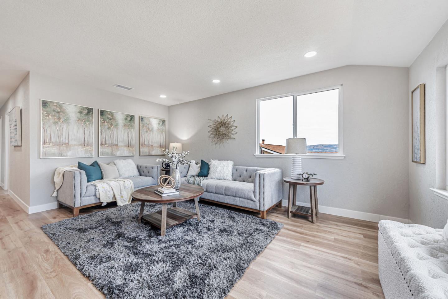 Detail Gallery Image 5 of 37 For 4655 Paloma Ave, San Jose,  CA 95111 - 4 Beds | 2 Baths