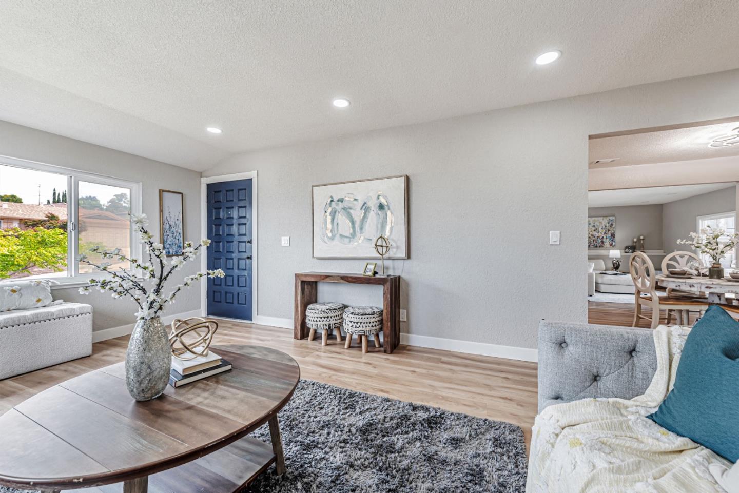 Detail Gallery Image 7 of 37 For 4655 Paloma Ave, San Jose,  CA 95111 - 4 Beds | 2 Baths