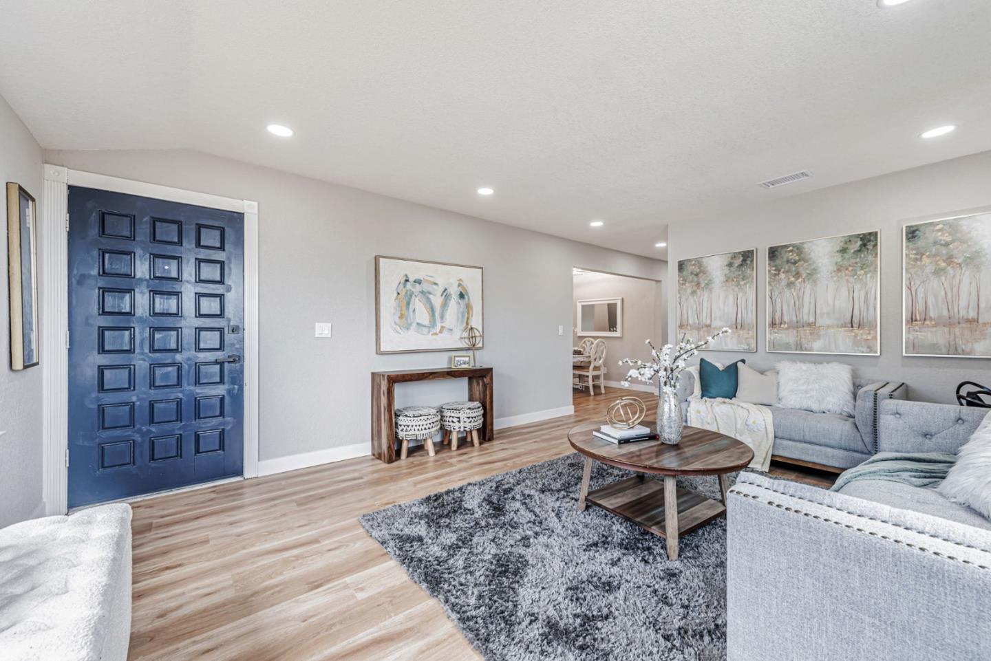 Detail Gallery Image 8 of 37 For 4655 Paloma Ave, San Jose,  CA 95111 - 4 Beds | 2 Baths