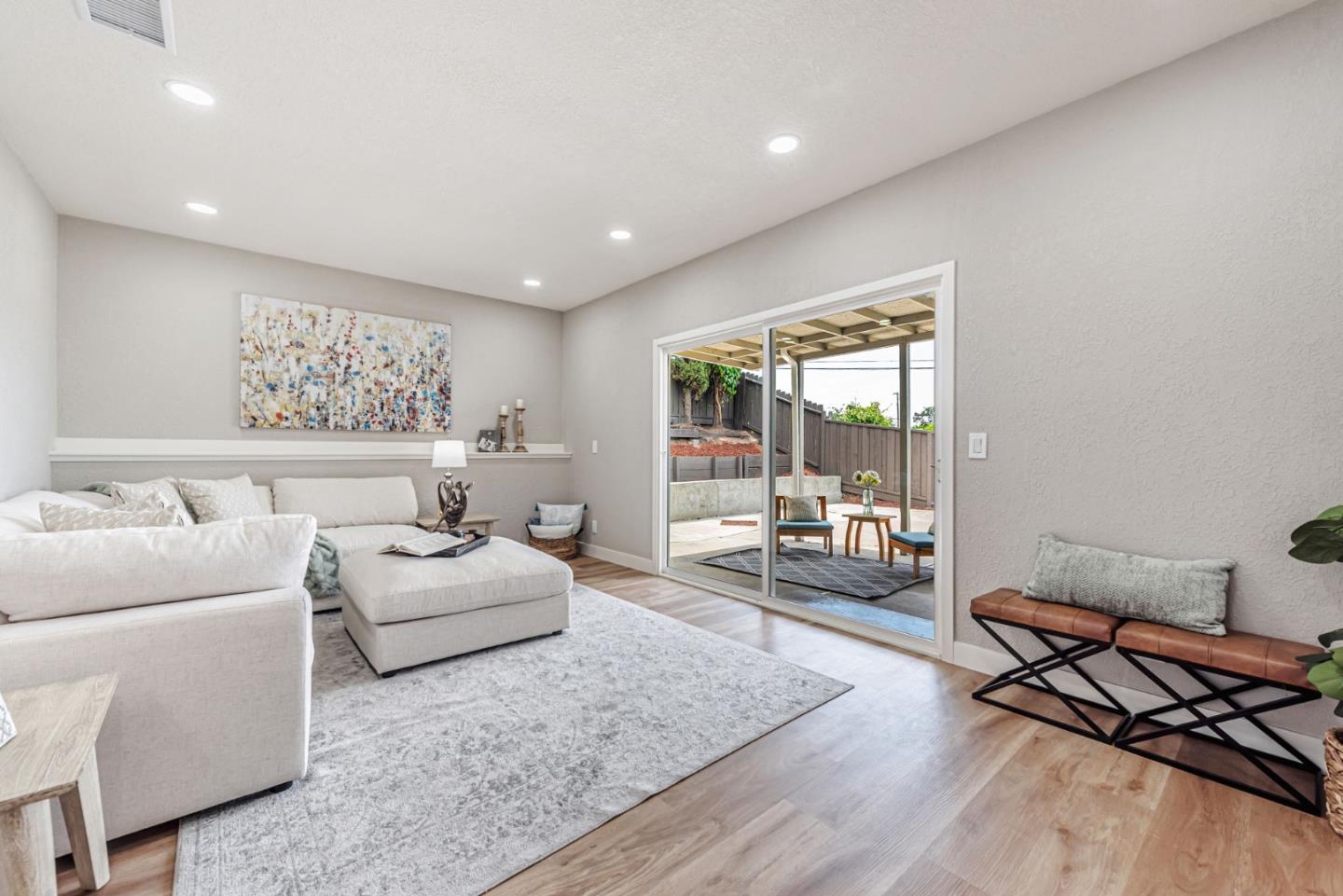 Detail Gallery Image 9 of 37 For 4655 Paloma Ave, San Jose,  CA 95111 - 4 Beds | 2 Baths