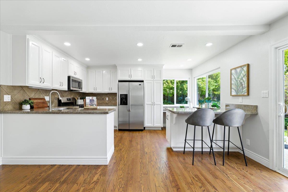 Detail Gallery Image 14 of 55 For 749 W Remington Dr, Sunnyvale,  CA 94087 - 4 Beds | 2 Baths