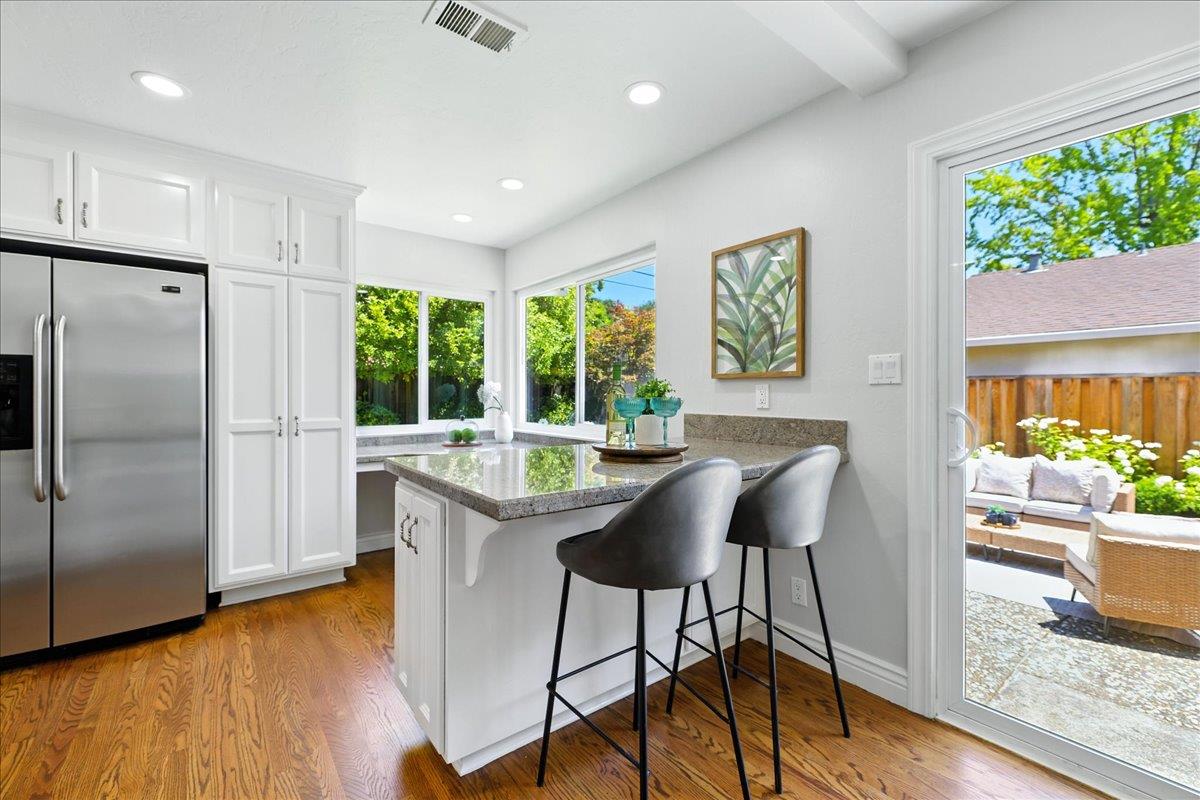 Detail Gallery Image 15 of 55 For 749 W Remington Dr, Sunnyvale,  CA 94087 - 4 Beds | 2 Baths
