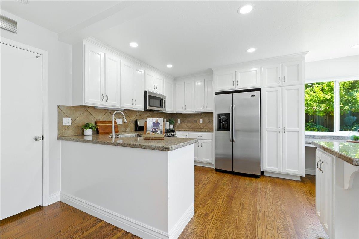Detail Gallery Image 16 of 55 For 749 W Remington Dr, Sunnyvale,  CA 94087 - 4 Beds | 2 Baths