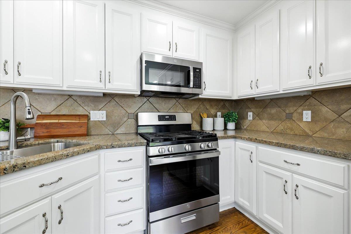 Detail Gallery Image 22 of 55 For 749 W Remington Dr, Sunnyvale,  CA 94087 - 4 Beds | 2 Baths