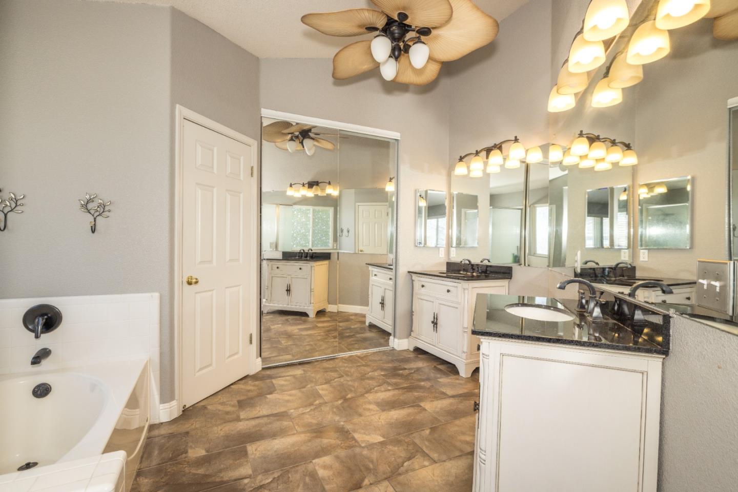 Detail Gallery Image 11 of 33 For 900 Orchid Ct, Brentwood,  CA 94513 - 4 Beds | 3 Baths