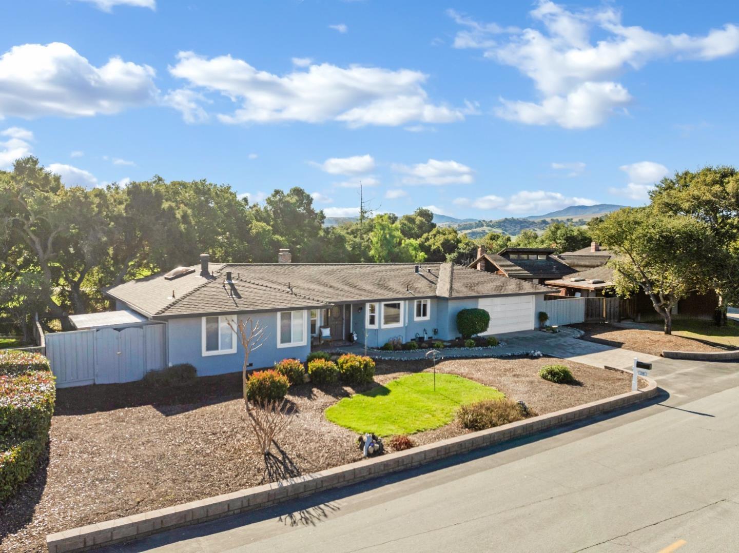 Detail Gallery Image 2 of 78 For 120 Marks Dr, Hollister,  CA 95023 - 2 Beds | 2 Baths