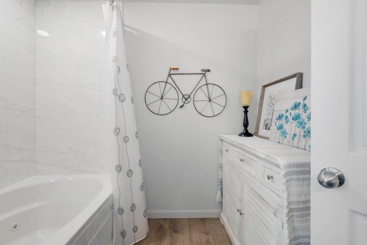 Detail Gallery Image 43 of 78 For 120 Marks Dr, Hollister,  CA 95023 - 2 Beds | 2 Baths