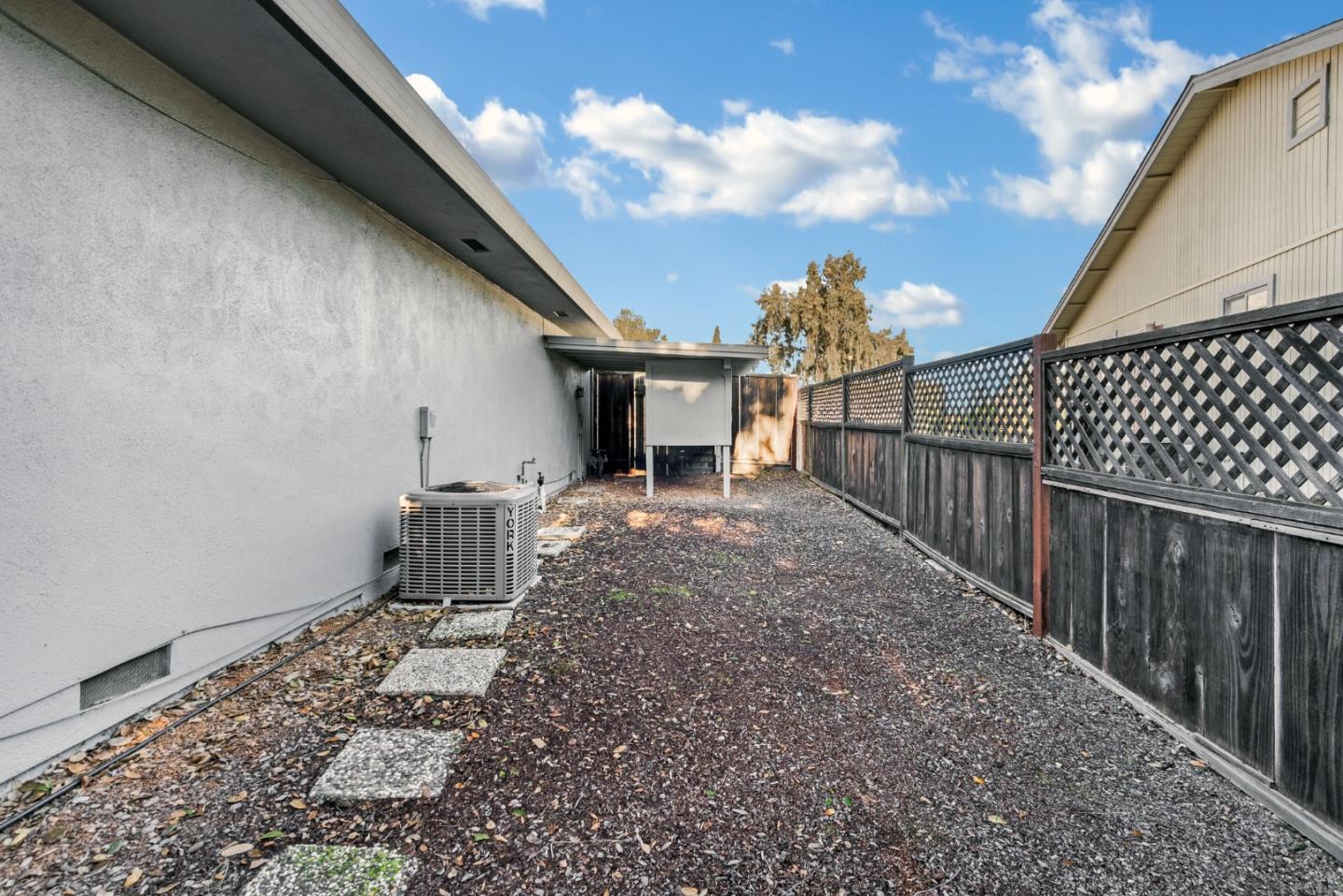 Detail Gallery Image 66 of 78 For 120 Marks Dr, Hollister,  CA 95023 - 2 Beds | 2 Baths