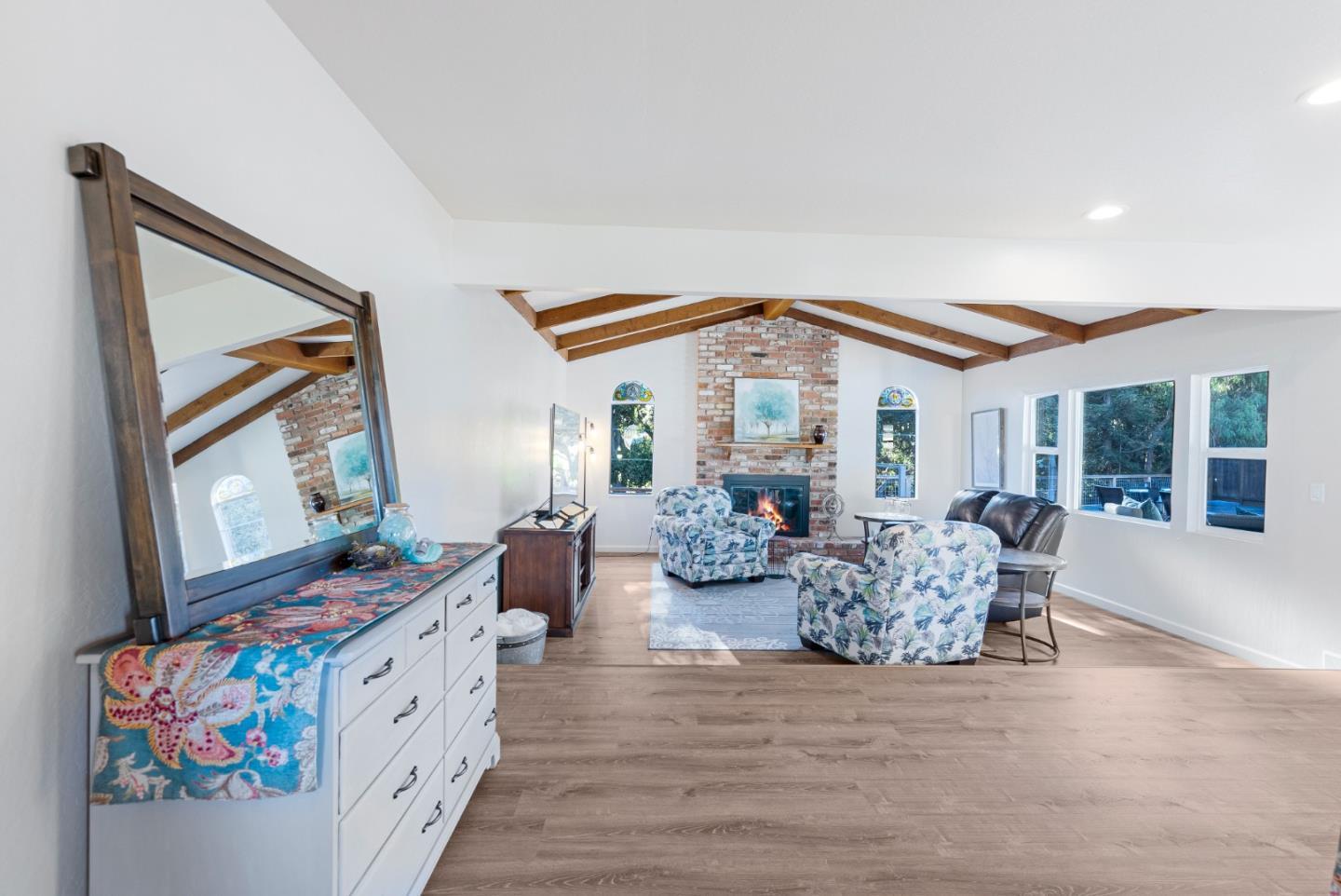 Detail Gallery Image 8 of 78 For 120 Marks Dr, Hollister,  CA 95023 - 2 Beds | 2 Baths