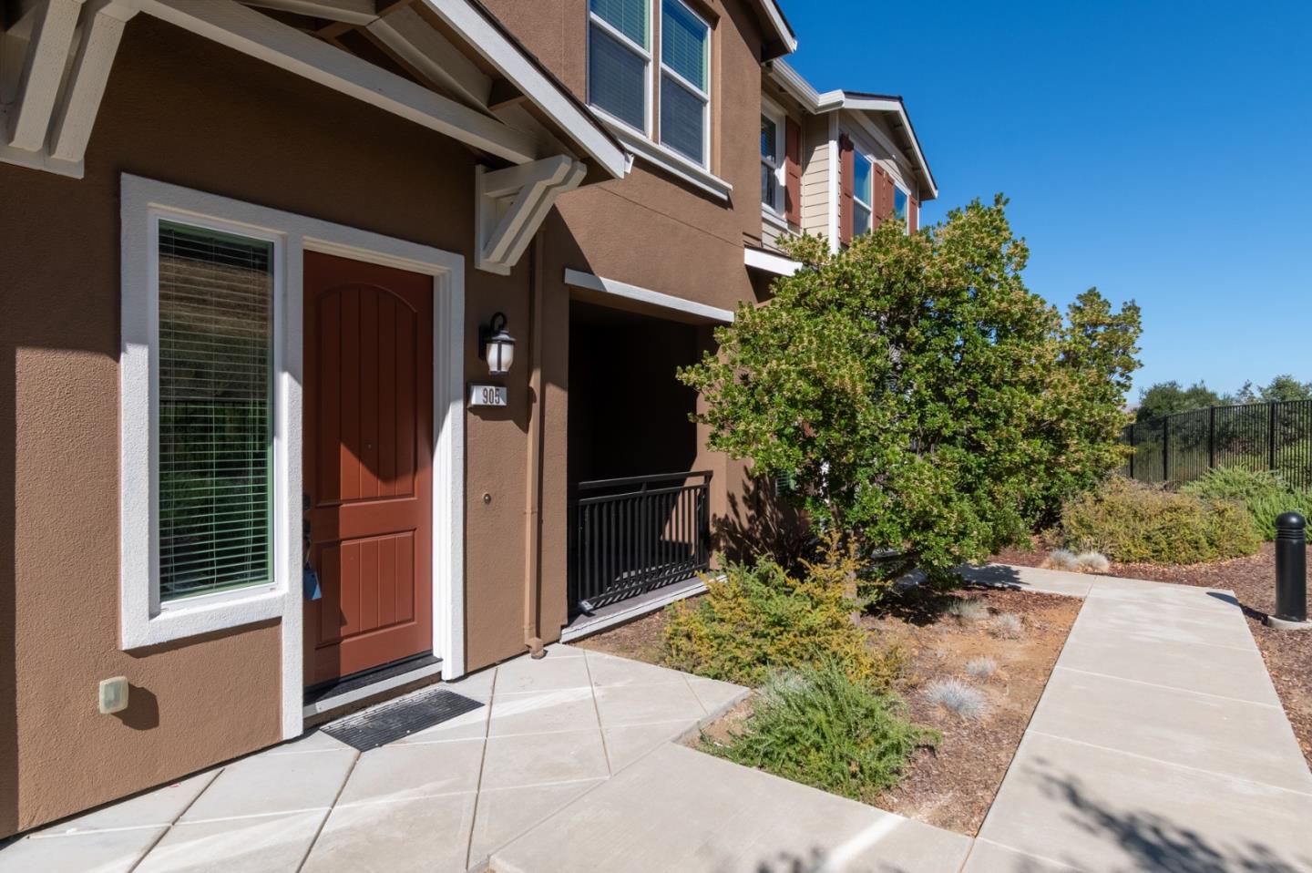 Detail Gallery Image 4 of 22 For 905 Tierney Pl, Martinez,  CA 94553 - 3 Beds | 2/1 Baths