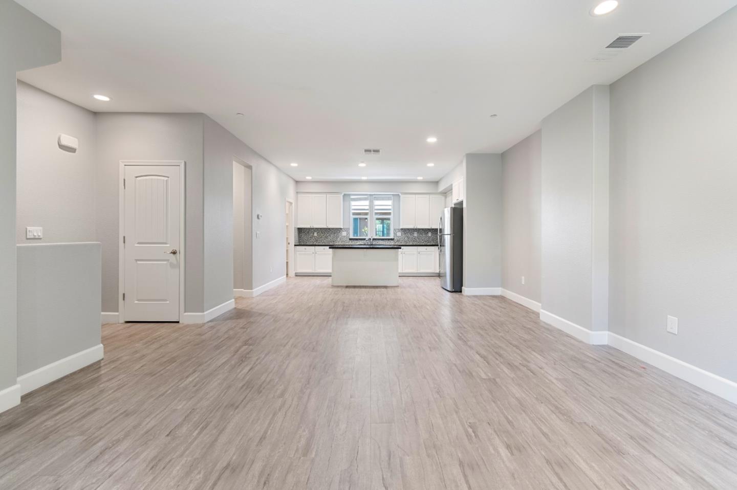 Detail Gallery Image 7 of 22 For 905 Tierney Pl, Martinez,  CA 94553 - 3 Beds | 2/1 Baths