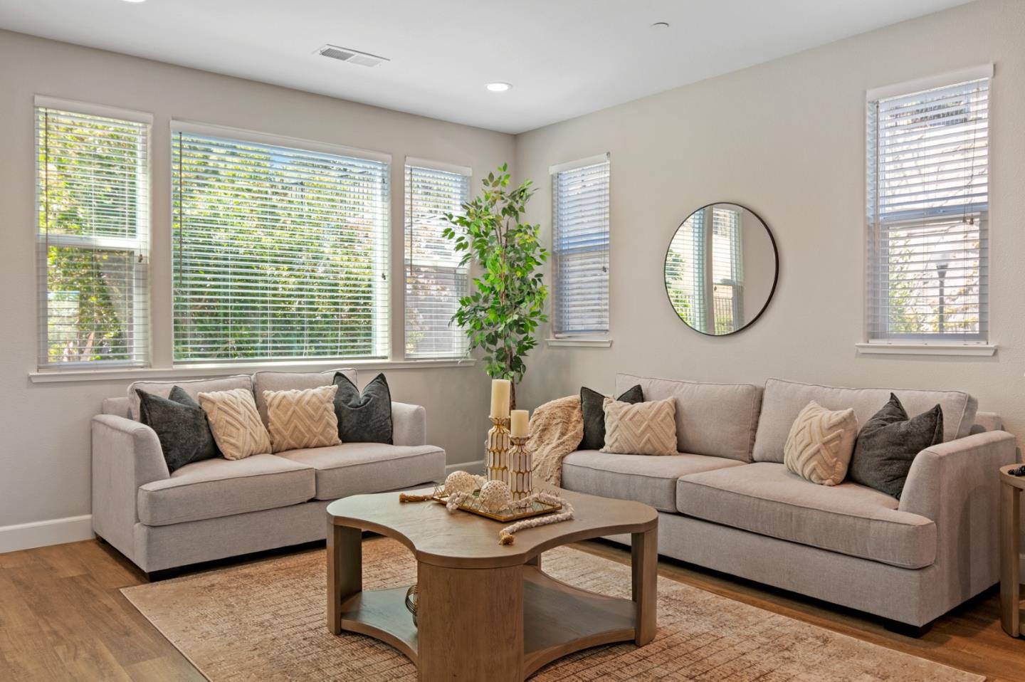 Detail Gallery Image 2 of 42 For 901 Tierney Pl, Martinez,  CA 94553 - 4 Beds | 3/1 Baths