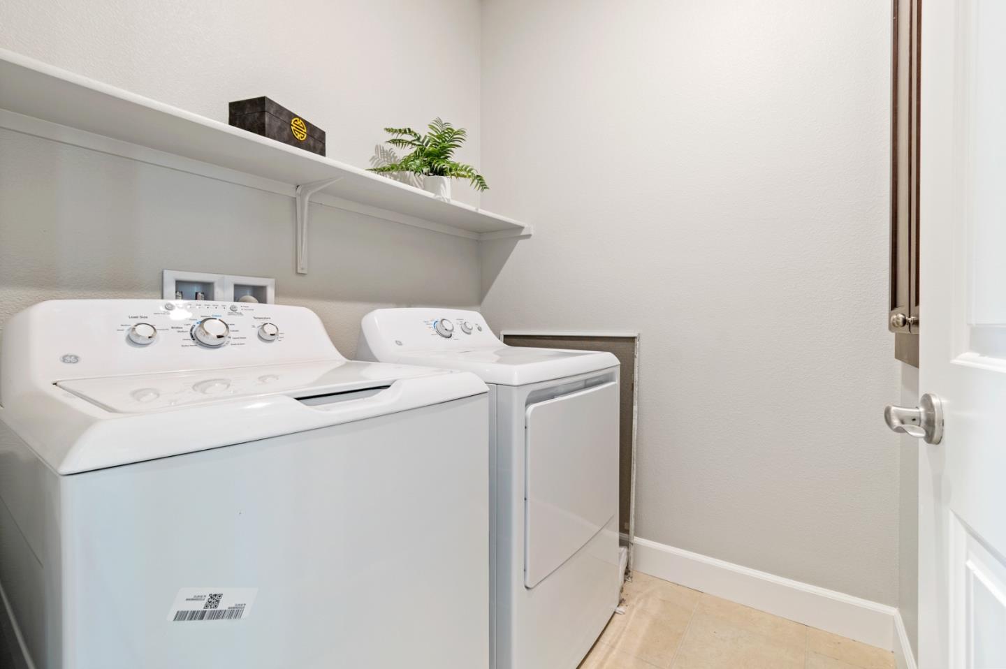 Detail Gallery Image 28 of 42 For 901 Tierney Pl, Martinez,  CA 94553 - 4 Beds | 3/1 Baths