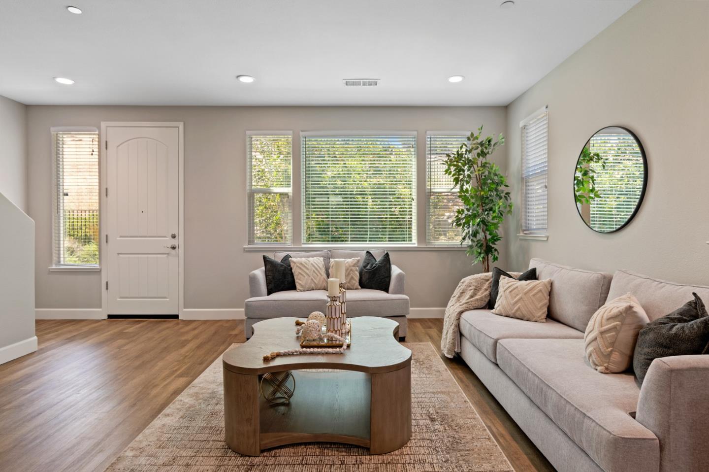 Detail Gallery Image 3 of 42 For 901 Tierney Pl, Martinez,  CA 94553 - 4 Beds | 3/1 Baths